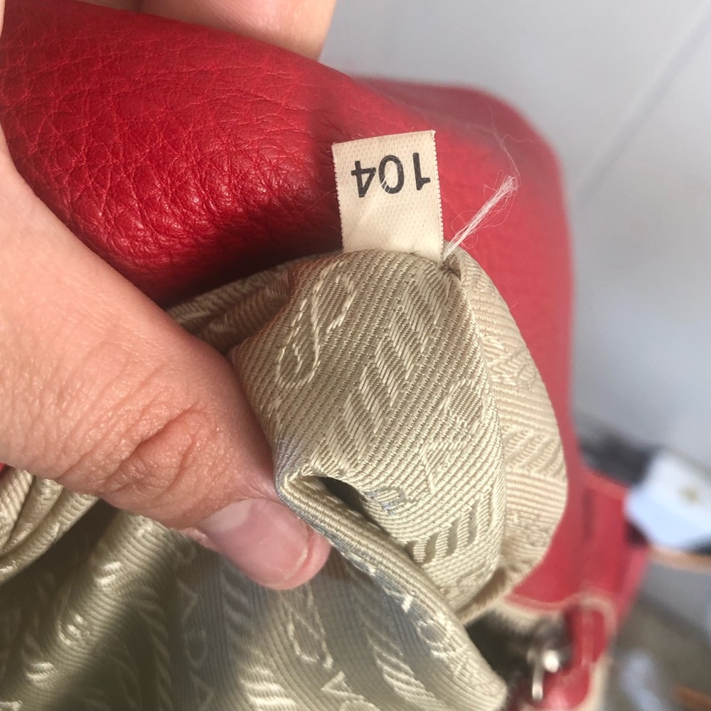 👠🖤Authentic PRADA Pebbled Leather Purse/Tote🖤👠- Picture 7 of 8